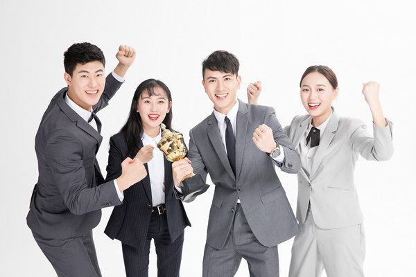 全面薪酬戰(zhàn)略實(shí)施：提升員工滿意度，提升企業(yè)績效