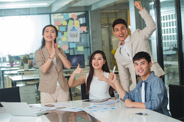 社會責(zé)任與績效管理：承擔(dān)社會責(zé)任，提升企業(yè)形象
