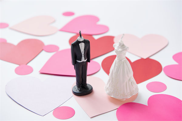 5月10日起結(jié)婚離婚不需要戶口本，人力資源怎么看？