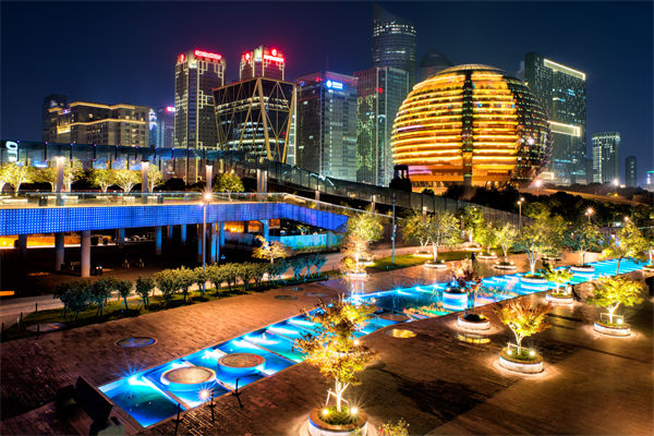 企業(yè)擴(kuò)張遇阻，戰(zhàn)略咨詢?nèi)绾我?guī)劃穩(wěn)健發(fā)展藍(lán)圖破局？
