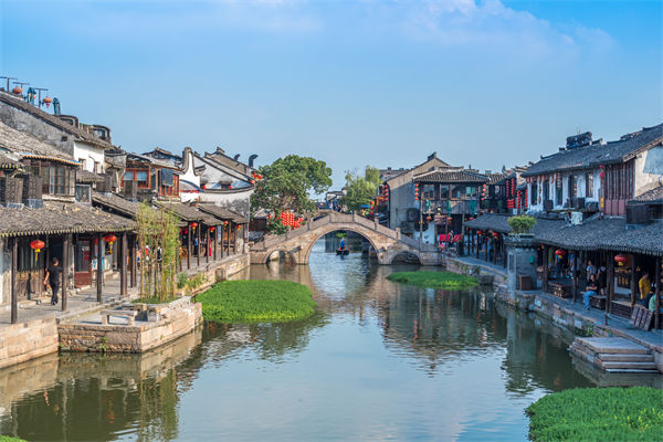 戰(zhàn)略規(guī)劃分析：村民不滿古鎮(zhèn)收門票，指引游客逃票